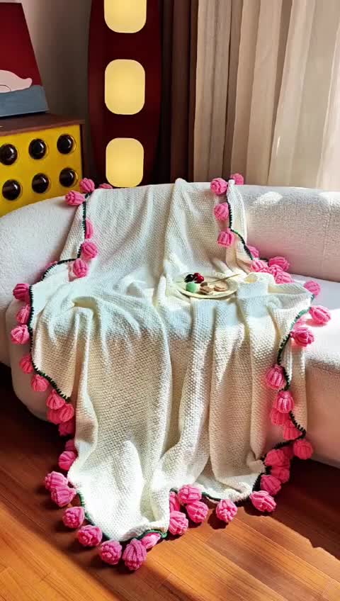 Floral blanket detail